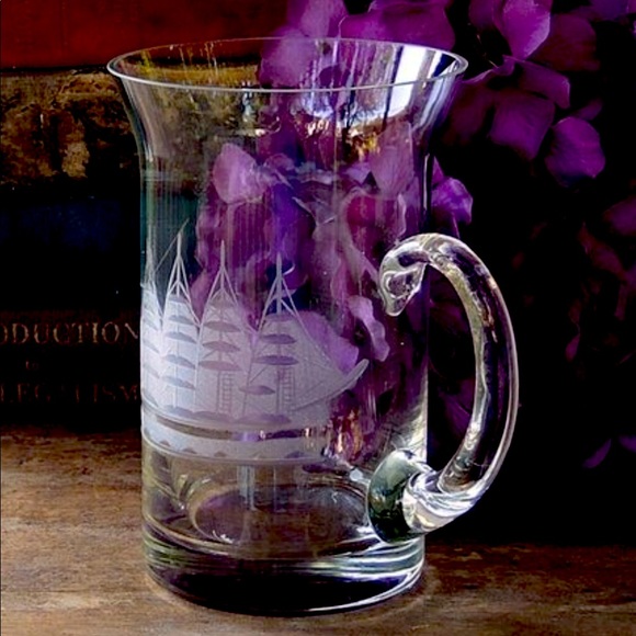 Crystal Clear 24oz Beer Mug - Picture 2 of 4